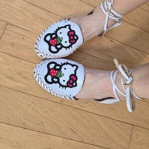 Hello Kitty white leather lace-up gladiator huarache sandals | WMS 8